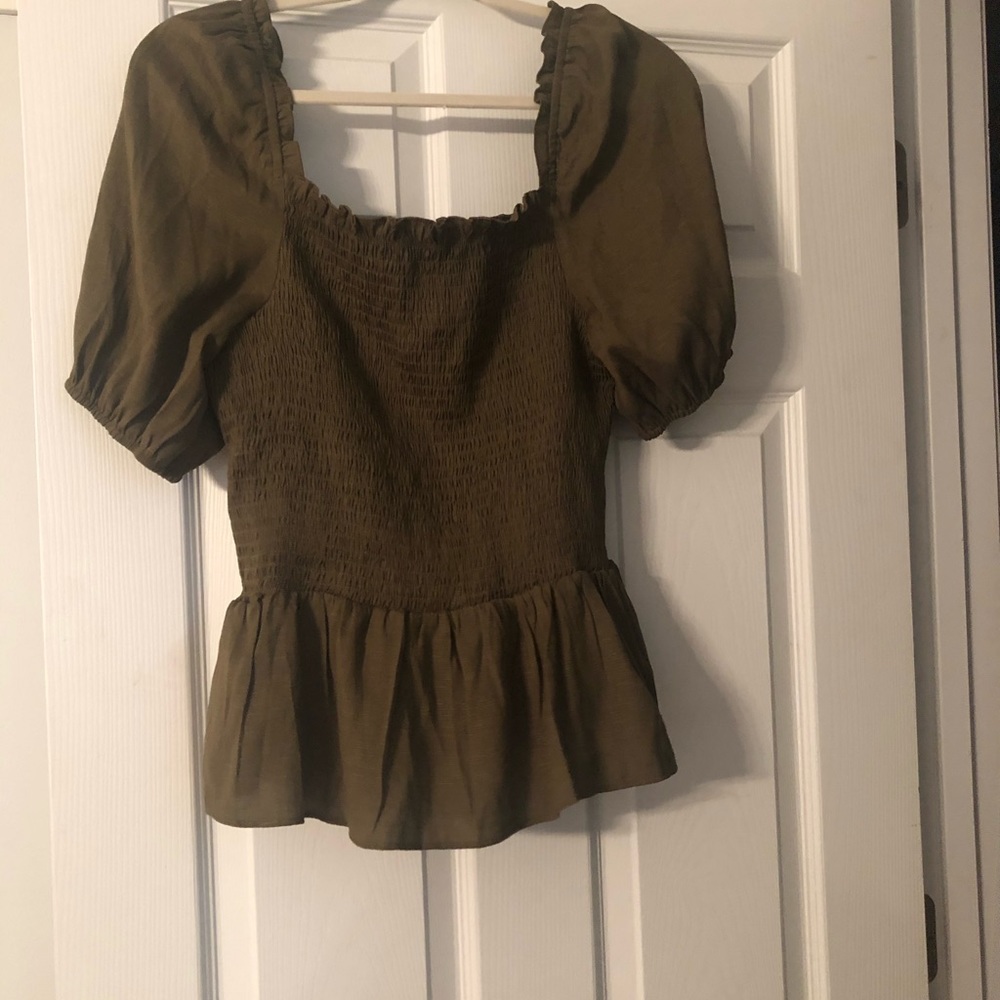 Army green smocked top